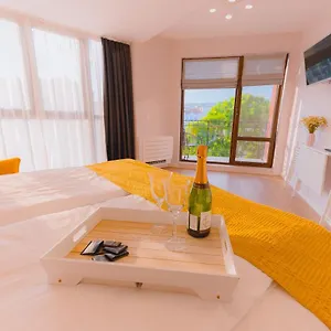  Apartment B&p